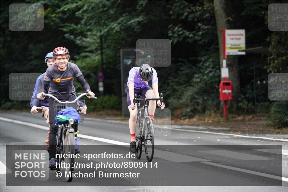 14.09.2025 - Stadtparktriathlon Michael Burmester http://msf.ph/oto/8909414 14.09.2025 10:06:48 Radfahren 570, 588 meine-sportfotos.de