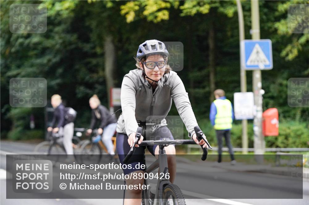 14.09.2025 - Stadtparktriathlon Michael Burmester http://msf.ph/oto/8909426 14.09.2025 10:07:15 Radfahren 513, 584, 604 meine-sportfotos.de