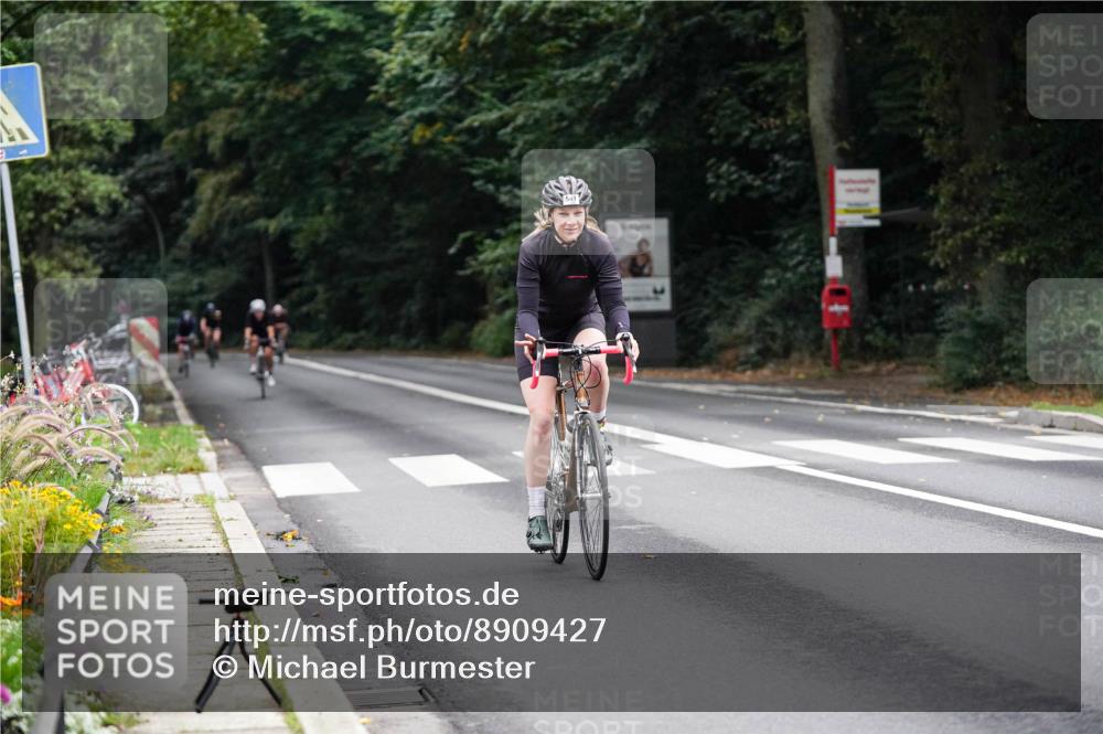 14.09.2025 - Stadtparktriathlon Michael Burmester http://msf.ph/oto/8909427 14.09.2025 10:07:25 Radfahren 524, 537, 541, 548 meine-sportfotos.de