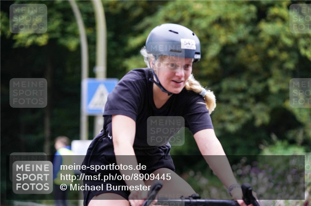 14.09.2025 - Stadtparktriathlon Michael Burmester http://msf.ph/oto/8909445 14.09.2025 10:07:35 Radfahren 524, 537, 545, 548 meine-sportfotos.de
