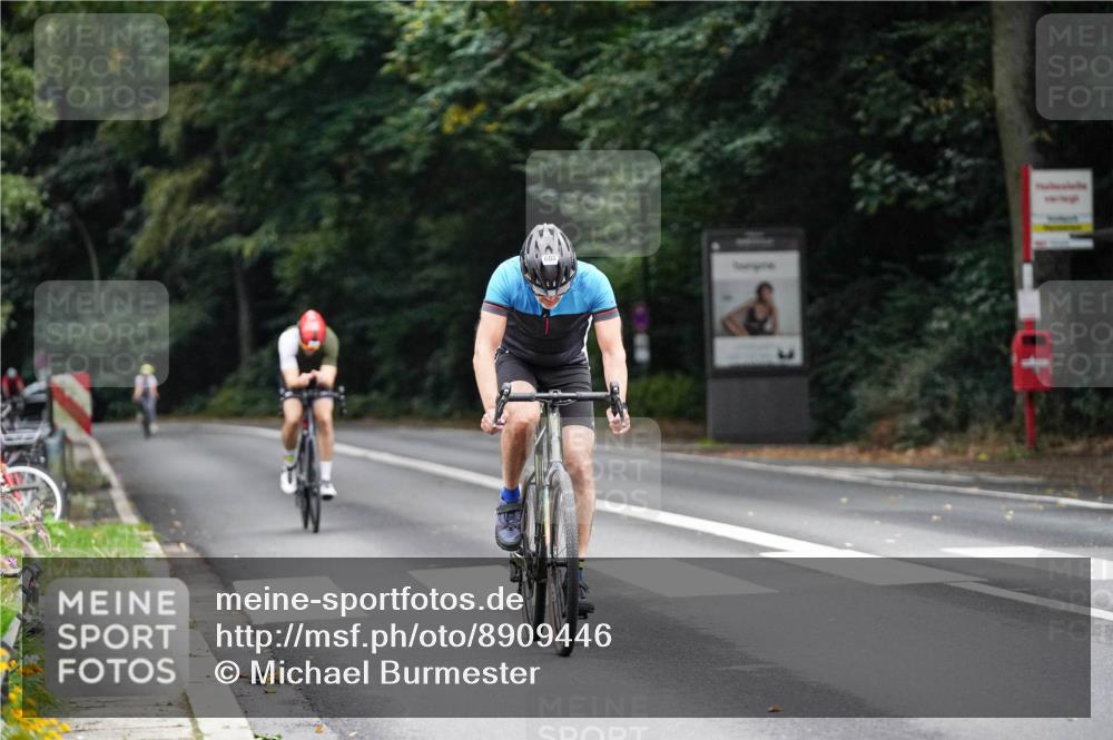 14.09.2025 - Stadtparktriathlon Michael Burmester http://msf.ph/oto/8909446 14.09.2025 10:07:51 Radfahren 554, 608 meine-sportfotos.de