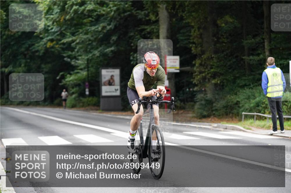 14.09.2025 - Stadtparktriathlon Michael Burmester http://msf.ph/oto/8909449 14.09.2025 10:07:53 Radfahren 554, 608 meine-sportfotos.de
