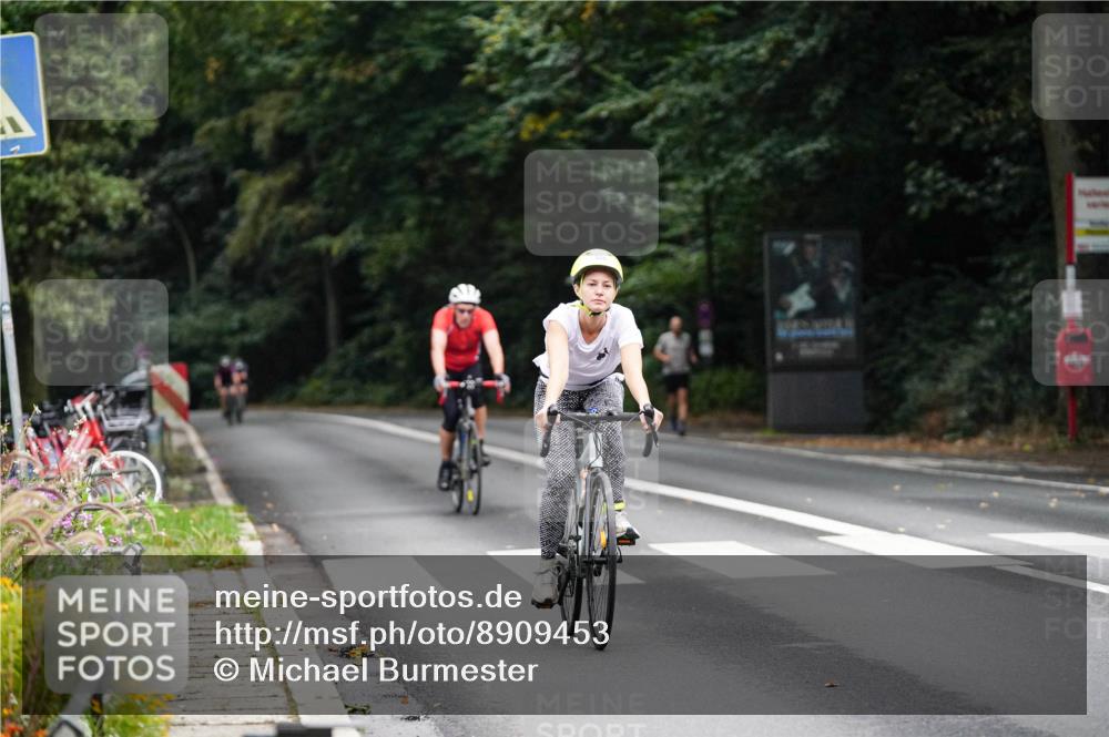 14.09.2025 - Stadtparktriathlon Michael Burmester http://msf.ph/oto/8909453 14.09.2025 10:08:01 Radfahren 556, 580 meine-sportfotos.de