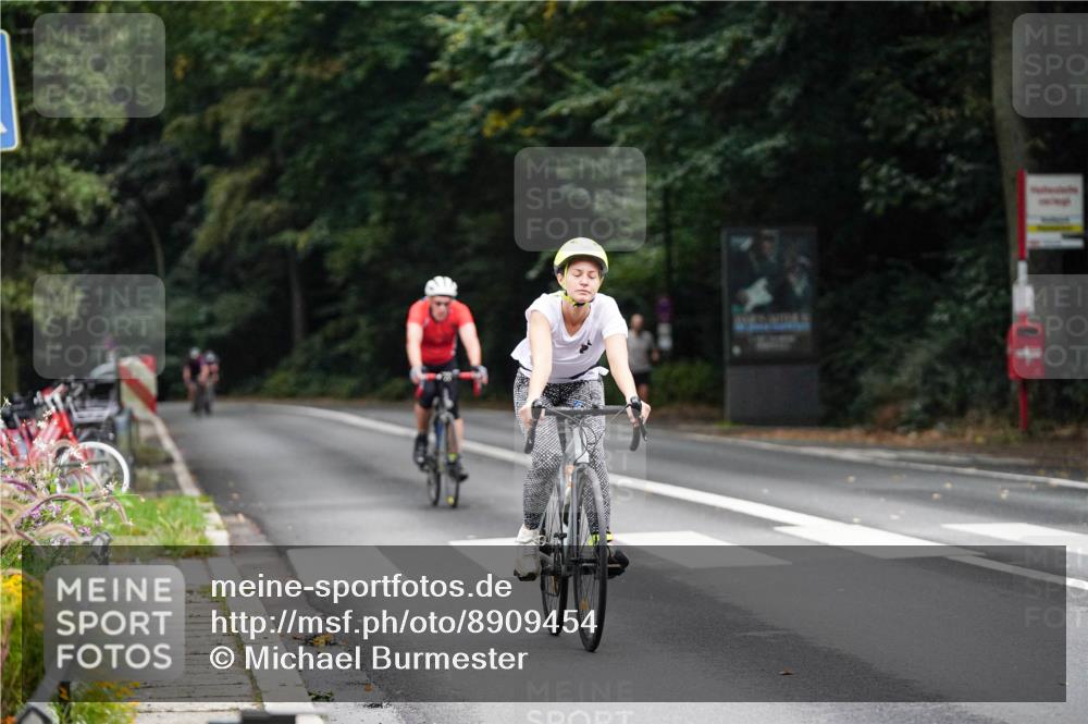 14.09.2025 - Stadtparktriathlon Michael Burmester http://msf.ph/oto/8909454 14.09.2025 10:08:01 Radfahren 556, 580 meine-sportfotos.de