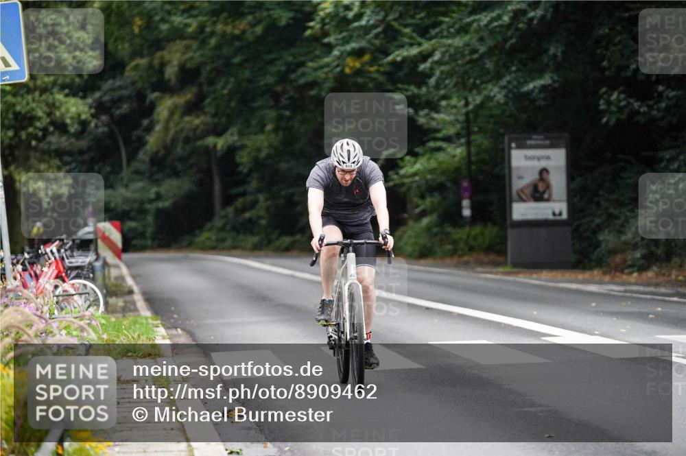 14.09.2025 - Stadtparktriathlon Michael Burmester http://msf.ph/oto/8909462 14.09.2025 10:08:24 Radfahren 618 meine-sportfotos.de