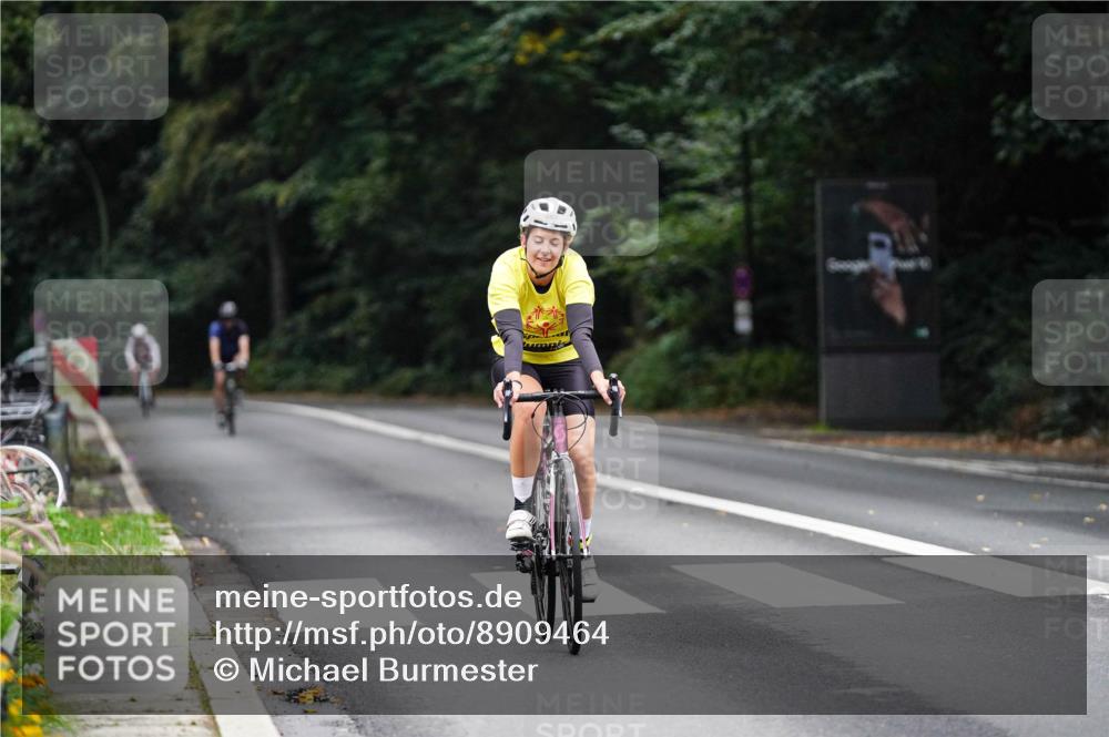 14.09.2025 - Stadtparktriathlon Michael Burmester http://msf.ph/oto/8909464 14.09.2025 10:08:37 Radfahren 587, 607 meine-sportfotos.de