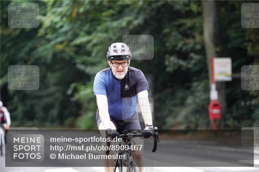 14.09.2025 - Stadtparktriathlon Michael Burmester http://msf.ph/oto/8909467 14.09.2025 10:08:45 Radfahren 550, 587, 593 meine-sportfotos.de
