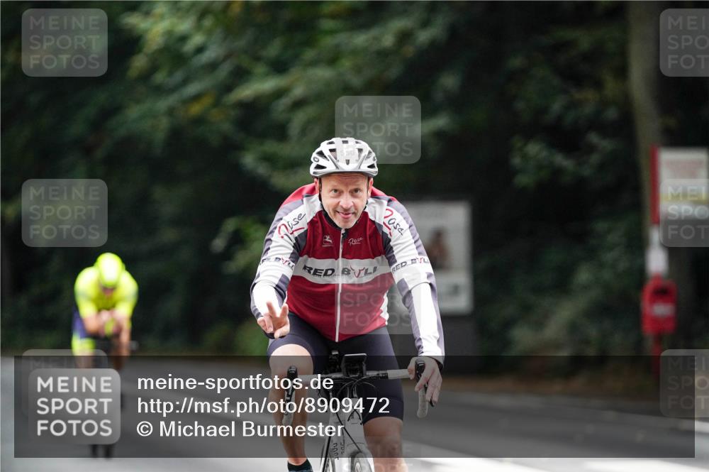 14.09.2025 - Stadtparktriathlon Michael Burmester http://msf.ph/oto/8909472 14.09.2025 10:08:49 Radfahren 550, 587, 593 meine-sportfotos.de