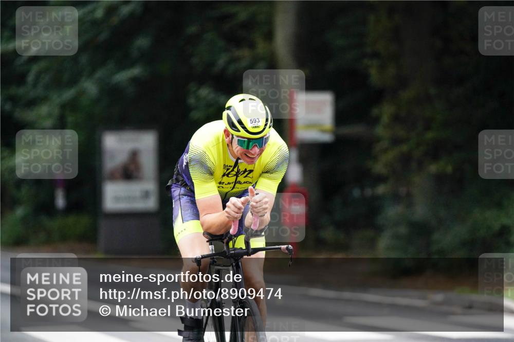 14.09.2025 - Stadtparktriathlon Michael Burmester http://msf.ph/oto/8909474 14.09.2025 10:08:51 Radfahren 550, 576, 587, 593 meine-sportfotos.de