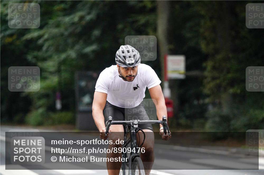 14.09.2025 - Stadtparktriathlon Michael Burmester http://msf.ph/oto/8909476 14.09.2025 10:08:59 Radfahren 576, 585, 614 meine-sportfotos.de