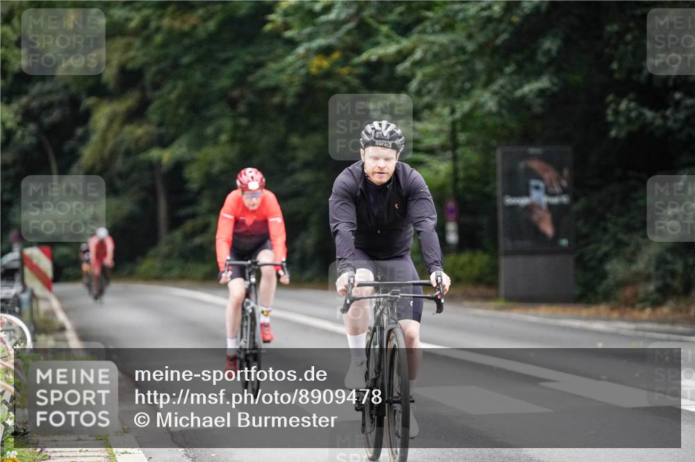 14.09.2025 - Stadtparktriathlon Michael Burmester http://msf.ph/oto/8909478 14.09.2025 10:09:01 Radfahren 576, 585, 614 meine-sportfotos.de