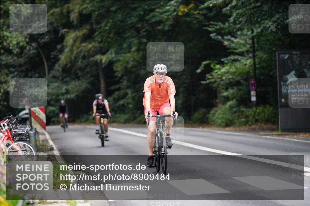 14.09.2025 - Stadtparktriathlon Michael Burmester http://msf.ph/oto/8909484 14.09.2025 10:09:08 Radfahren 518, 585, 614, 616 meine-sportfotos.de