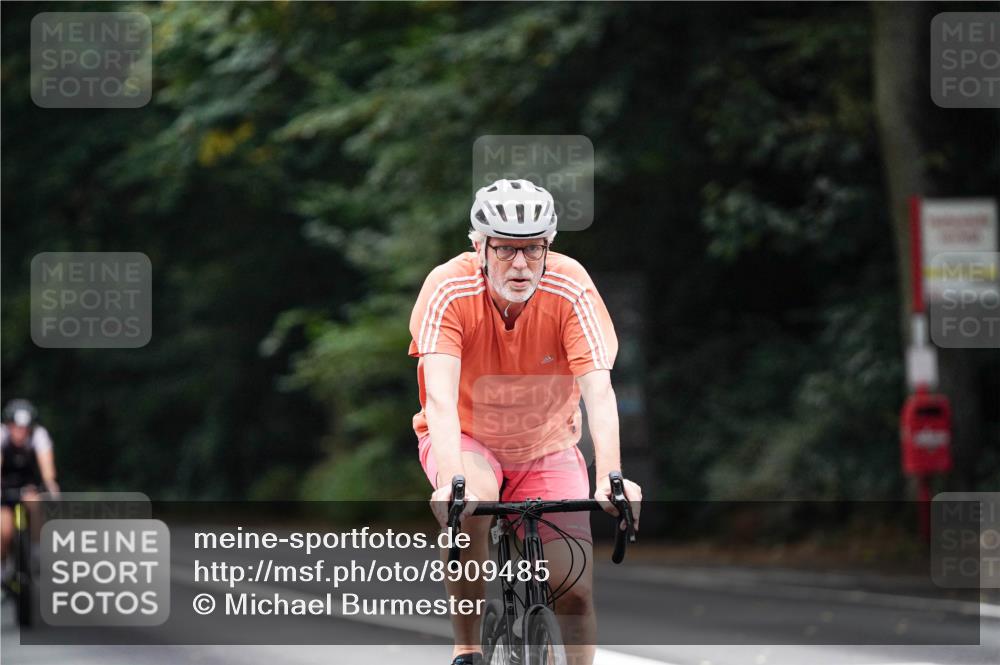 14.09.2025 - Stadtparktriathlon Michael Burmester http://msf.ph/oto/8909485 14.09.2025 10:09:10 Radfahren 518, 595, 616 meine-sportfotos.de