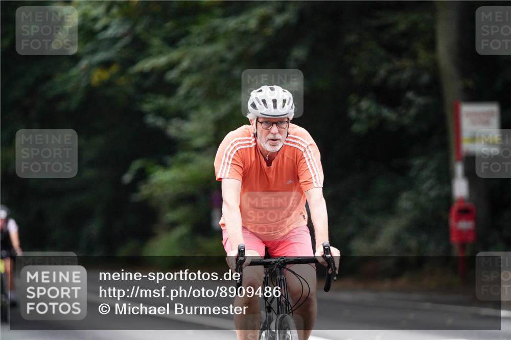 14.09.2025 - Stadtparktriathlon Michael Burmester http://msf.ph/oto/8909486 14.09.2025 10:09:10 Radfahren 518, 595, 616 meine-sportfotos.de