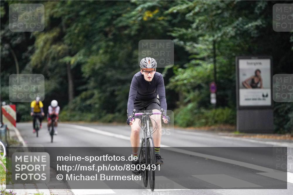 14.09.2025 - Stadtparktriathlon Michael Burmester http://msf.ph/oto/8909491 14.09.2025 10:09:17 Radfahren 518, 595, 597, 606 meine-sportfotos.de