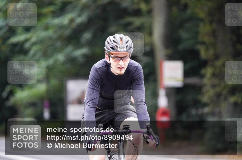 14.09.2025 - Stadtparktriathlon Michael Burmester http://msf.ph/oto/8909494 14.09.2025 10:09:18 Radfahren 518, 595, 597, 606 meine-sportfotos.de