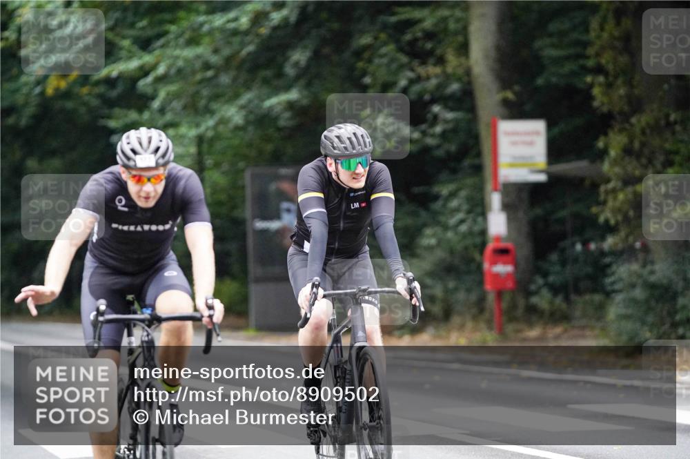 14.09.2025 - Stadtparktriathlon Michael Burmester http://msf.ph/oto/8909502 14.09.2025 10:09:29 Radfahren 555, 573, 599, 606 meine-sportfotos.de