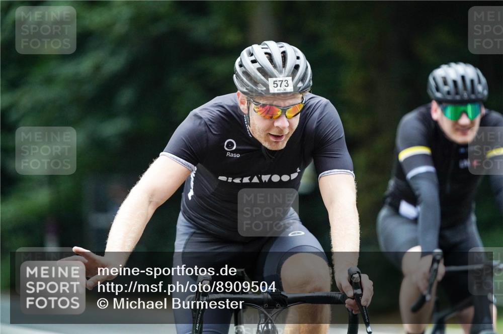 14.09.2025 - Stadtparktriathlon Michael Burmester http://msf.ph/oto/8909504 14.09.2025 10:09:29 Radfahren 555, 573, 599, 606 meine-sportfotos.de