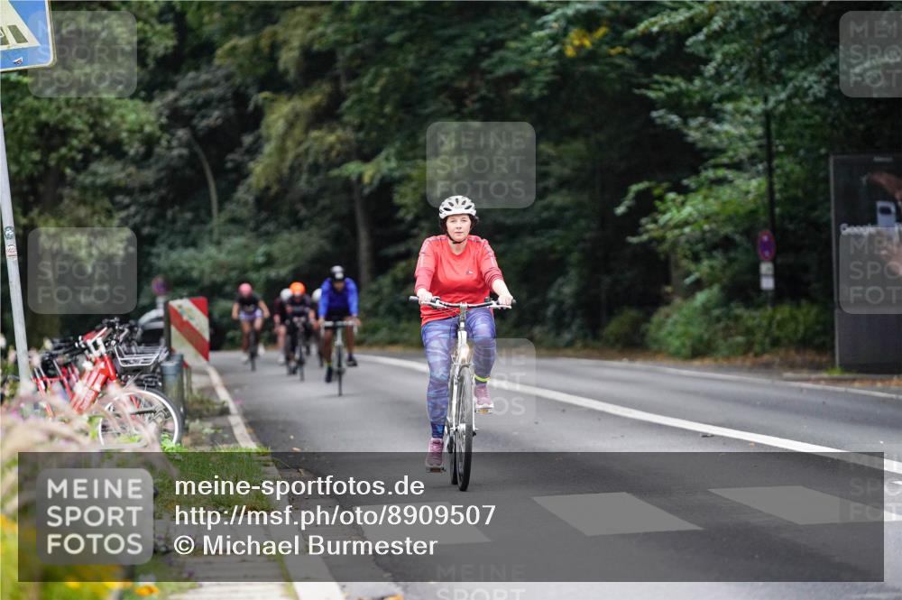 14.09.2025 - Stadtparktriathlon Michael Burmester http://msf.ph/oto/8909507 14.09.2025 10:09:31 Radfahren 525, 551, 555, 573, 583, 599, 606 meine-sportfotos.de