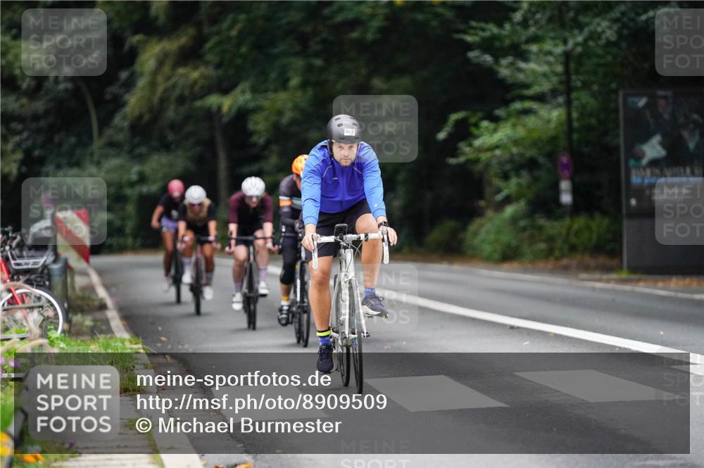 14.09.2025 - Stadtparktriathlon Michael Burmester http://msf.ph/oto/8909509 14.09.2025 10:09:36 Radfahren 512, 525, 551, 583, 599, 660 meine-sportfotos.de