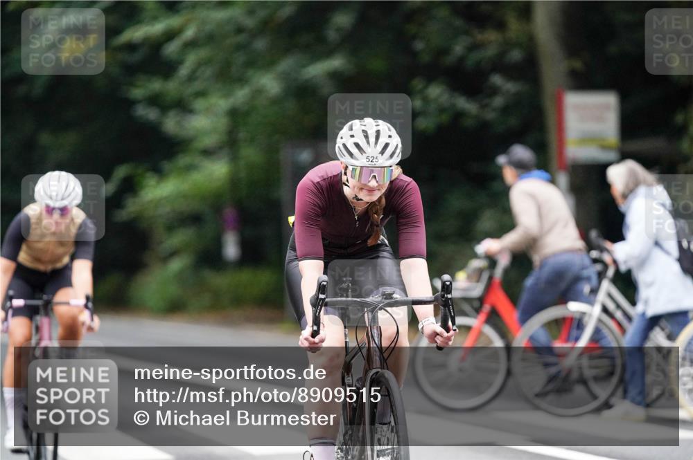 14.09.2025 - Stadtparktriathlon Michael Burmester http://msf.ph/oto/8909515 14.09.2025 10:09:40 Radfahren 512, 525, 551, 583, 599, 660 meine-sportfotos.de