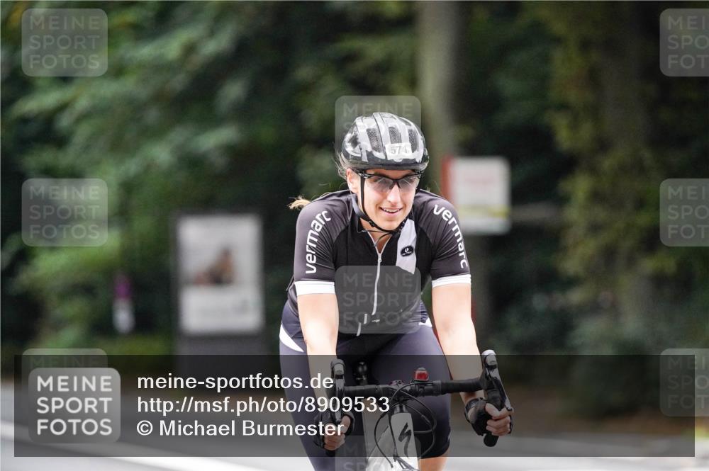 14.09.2025 - Stadtparktriathlon Michael Burmester http://msf.ph/oto/8909533 14.09.2025 10:10:13 Radfahren 544, 571 meine-sportfotos.de