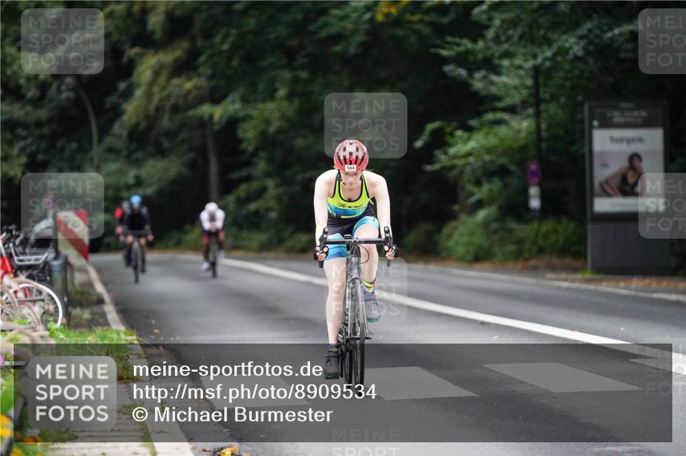 14.09.2025 - Stadtparktriathlon Michael Burmester http://msf.ph/oto/8909534 14.09.2025 10:10:16 Radfahren 544, 571, 577, 594 meine-sportfotos.de