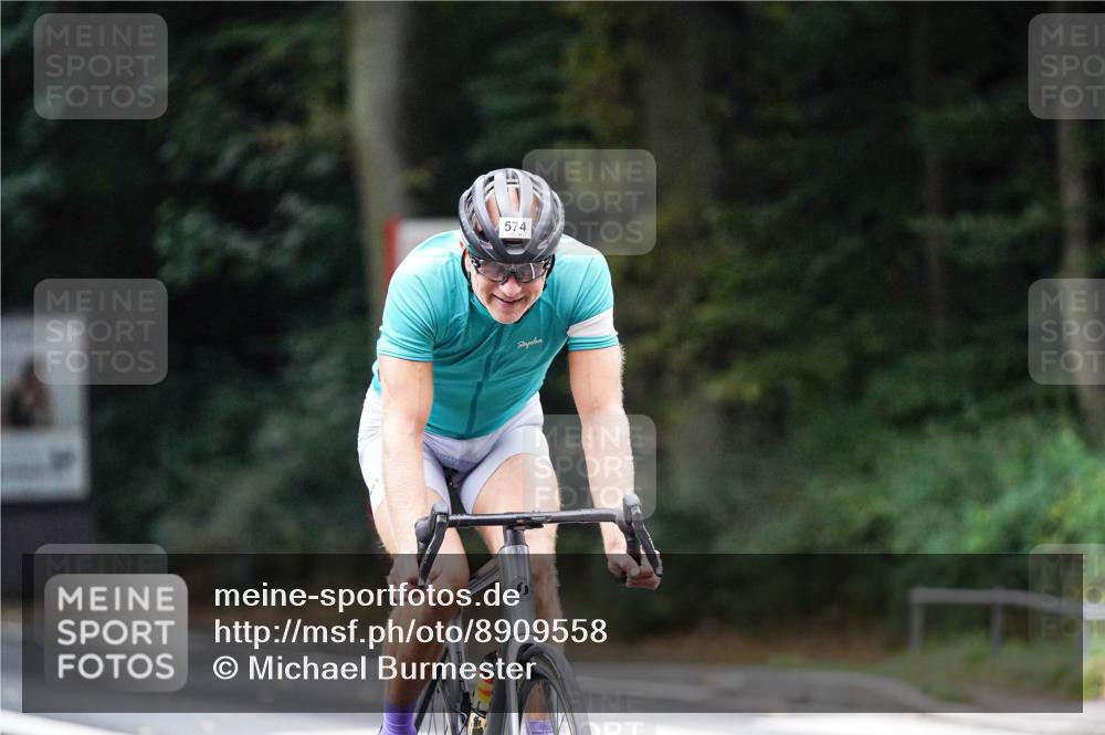14.09.2025 - Stadtparktriathlon Michael Burmester http://msf.ph/oto/8909558 14.09.2025 10:11:06 Radfahren 530, 574 meine-sportfotos.de