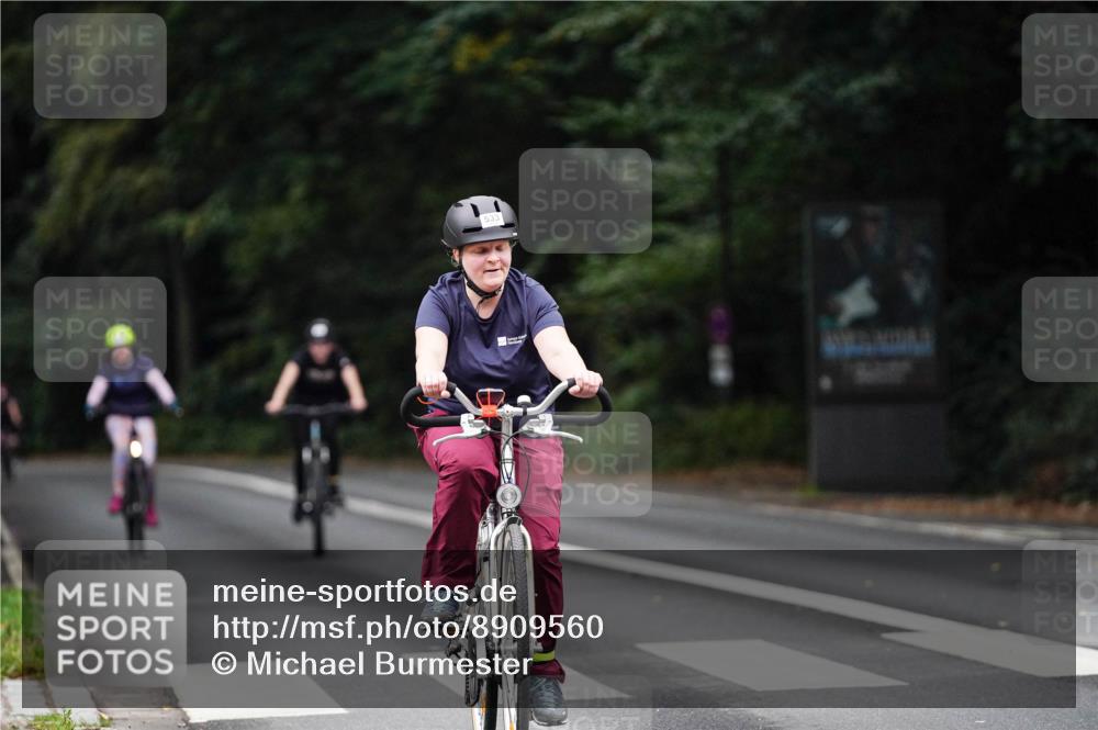 14.09.2025 - Stadtparktriathlon Michael Burmester http://msf.ph/oto/8909560 14.09.2025 10:11:13 Radfahren 528, 533, 568 meine-sportfotos.de