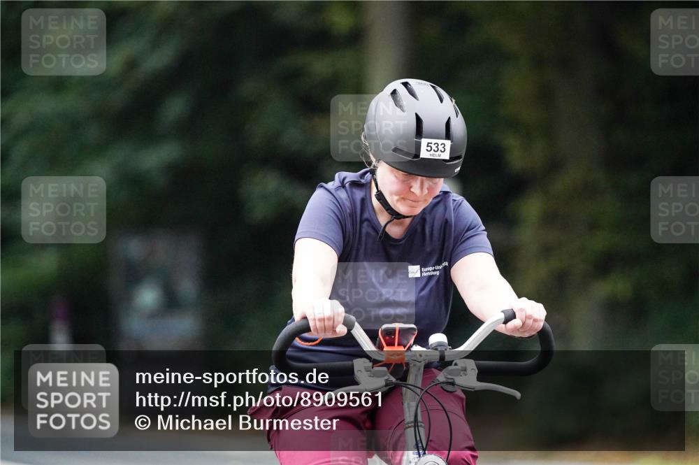14.09.2025 - Stadtparktriathlon Michael Burmester http://msf.ph/oto/8909561 14.09.2025 10:11:15 Radfahren 528, 533, 568 meine-sportfotos.de
