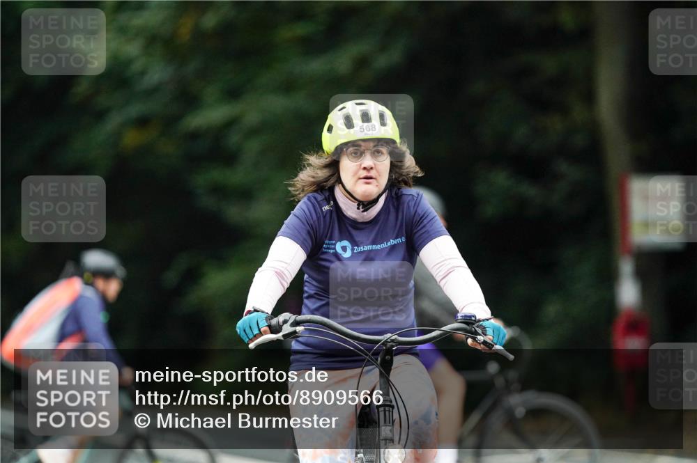 14.09.2025 - Stadtparktriathlon Michael Burmester http://msf.ph/oto/8909566 14.09.2025 10:11:20 Radfahren 528, 533, 568 meine-sportfotos.de