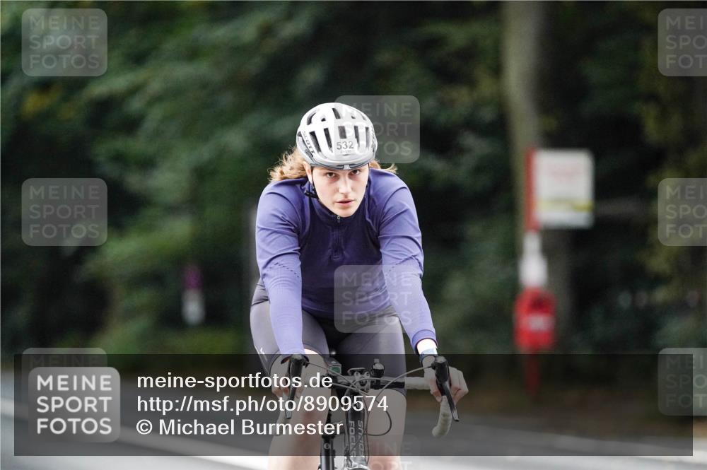 14.09.2025 - Stadtparktriathlon Michael Burmester http://msf.ph/oto/8909574 14.09.2025 10:11:37 Radfahren 532, 534, 565 meine-sportfotos.de
