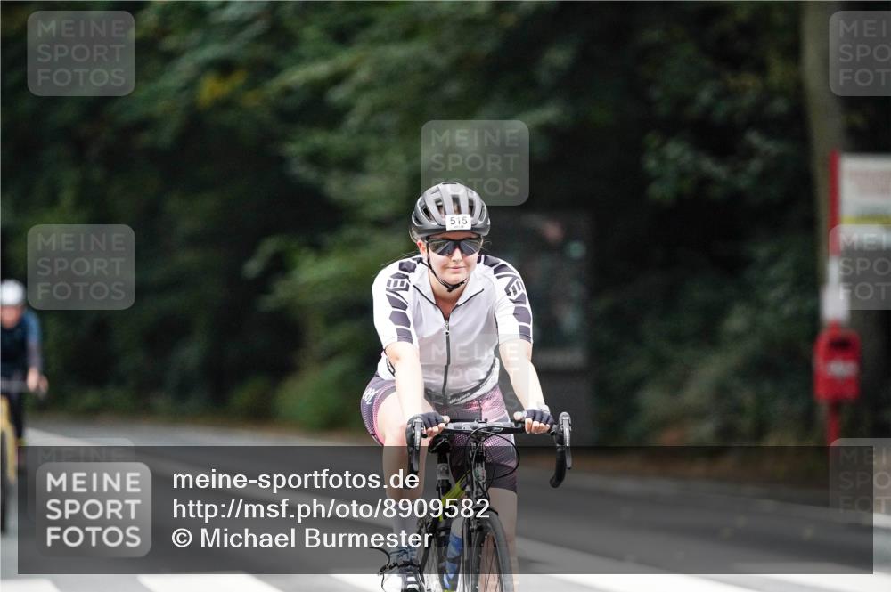 14.09.2025 - Stadtparktriathlon Michael Burmester http://msf.ph/oto/8909582 14.09.2025 10:11:46 Radfahren 515, 539, 592 meine-sportfotos.de