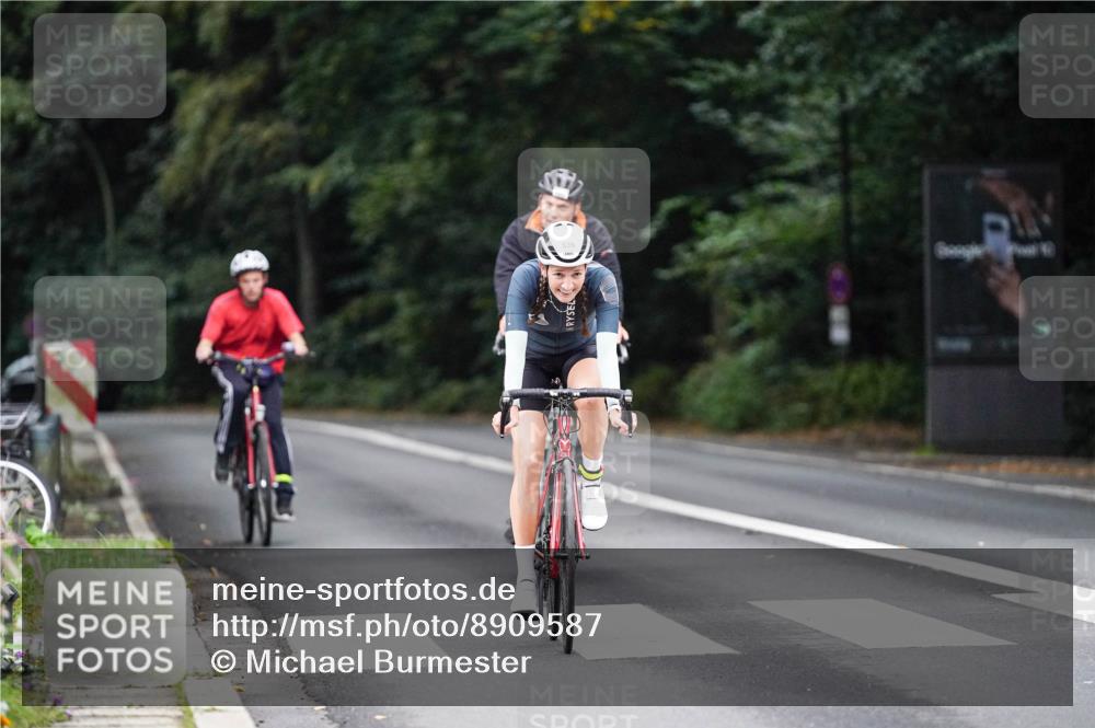 14.09.2025 - Stadtparktriathlon Michael Burmester http://msf.ph/oto/8909587 14.09.2025 10:11:53 Radfahren 515, 539, 549, 558, 592, 611 meine-sportfotos.de