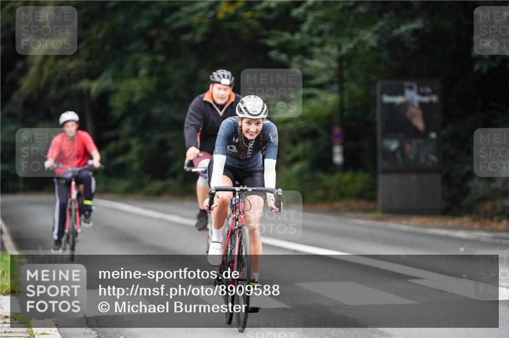 14.09.2025 - Stadtparktriathlon Michael Burmester http://msf.ph/oto/8909588 14.09.2025 10:11:53 Radfahren 515, 539, 549, 558, 592, 611 meine-sportfotos.de