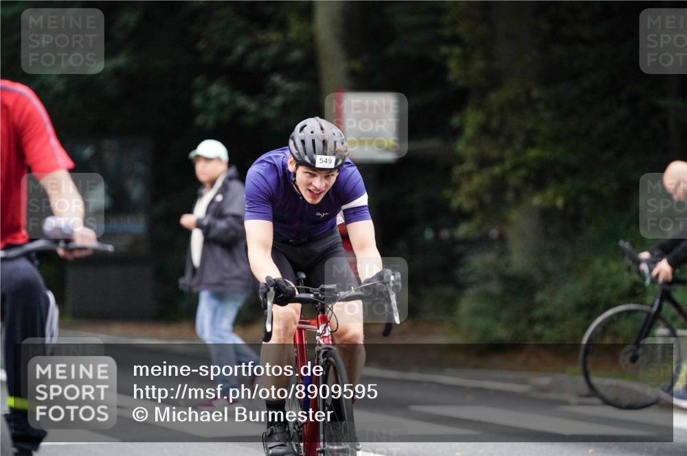 14.09.2025 - Stadtparktriathlon Michael Burmester http://msf.ph/oto/8909595 14.09.2025 10:11:58 Radfahren 539, 549, 558, 611 meine-sportfotos.de