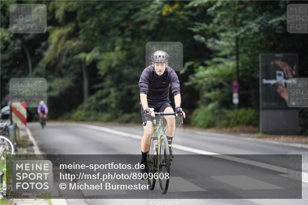 14.09.2025 - Stadtparktriathlon Michael Burmester http://msf.ph/oto/8909608 14.09.2025 10:12:48 Radfahren 509, 619 meine-sportfotos.de
