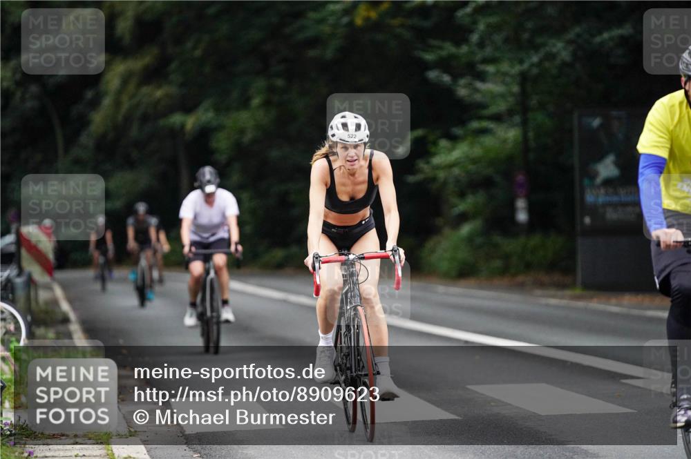 14.09.2025 - Stadtparktriathlon Michael Burmester http://msf.ph/oto/8909623 14.09.2025 10:13:20 Radfahren 521, 522, 562, 578, 586, 610 meine-sportfotos.de