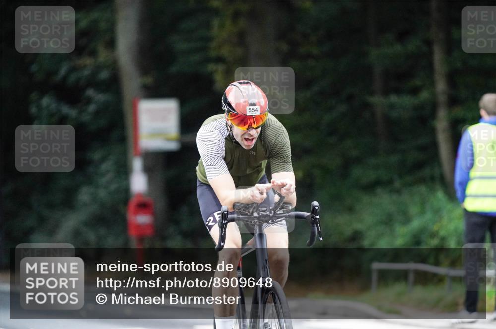 14.09.2025 - Stadtparktriathlon Michael Burmester http://msf.ph/oto/8909648 14.09.2025 10:14:12 Radfahren 554, 557, 570 meine-sportfotos.de