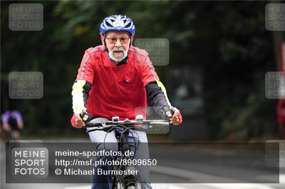 14.09.2025 - Stadtparktriathlon Michael Burmester http://msf.ph/oto/8909650 14.09.2025 10:14:16 Radfahren 524, 554, 557, 570 meine-sportfotos.de