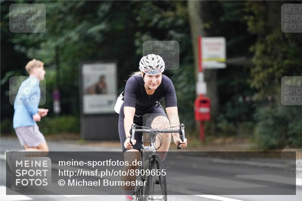14.09.2025 - Stadtparktriathlon Michael Burmester http://msf.ph/oto/8909655 14.09.2025 10:14:22 Radfahren 511, 524, 557, 570 meine-sportfotos.de