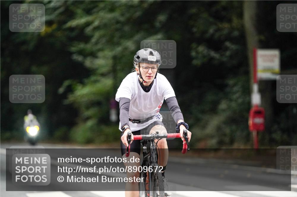 14.09.2025 - Stadtparktriathlon Michael Burmester http://msf.ph/oto/8909672 14.09.2025 10:14:56 Radfahren 536, 582, 584, 717 meine-sportfotos.de