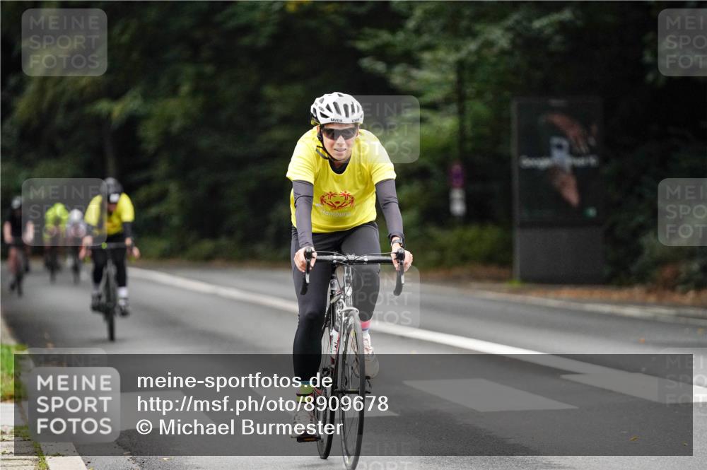 14.09.2025 - Stadtparktriathlon Michael Burmester http://msf.ph/oto/8909678 14.09.2025 10:15:06 Radfahren 541, 575, 593, 597, 604, 605, 717 meine-sportfotos.de