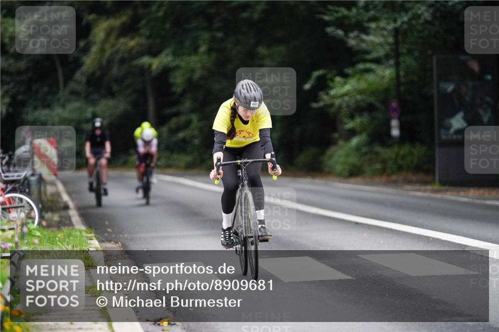 14.09.2025 - Stadtparktriathlon Michael Burmester http://msf.ph/oto/8909681 14.09.2025 10:15:09 Radfahren 541, 567, 575, 593, 597, 604, 605 meine-sportfotos.de