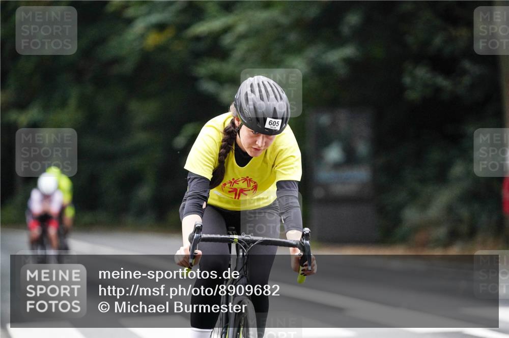 14.09.2025 - Stadtparktriathlon Michael Burmester http://msf.ph/oto/8909682 14.09.2025 10:15:10 Radfahren 541, 567, 575, 593, 597, 604, 605 meine-sportfotos.de