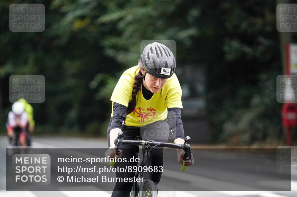 14.09.2025 - Stadtparktriathlon Michael Burmester http://msf.ph/oto/8909683 14.09.2025 10:15:10 Radfahren 541, 567, 575, 593, 597, 604, 605 meine-sportfotos.de