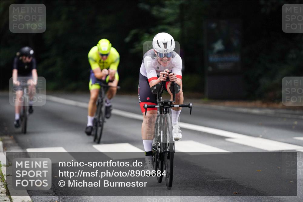 14.09.2025 - Stadtparktriathlon Michael Burmester http://msf.ph/oto/8909684 14.09.2025 10:15:12 Radfahren 541, 567, 575, 593, 597, 604, 605 meine-sportfotos.de