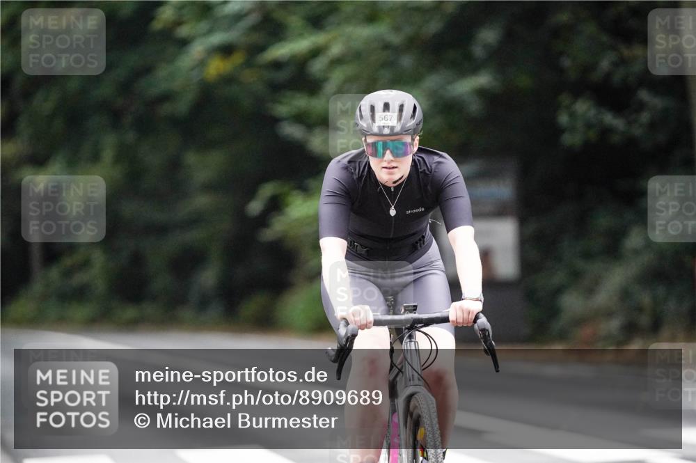 14.09.2025 - Stadtparktriathlon Michael Burmester http://msf.ph/oto/8909689 14.09.2025 10:15:15 Radfahren 567, 593, 597, 605 meine-sportfotos.de