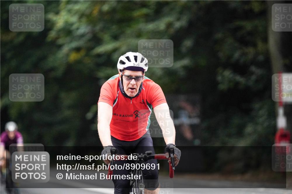 14.09.2025 - Stadtparktriathlon Michael Burmester http://msf.ph/oto/8909691 14.09.2025 10:15:30 Radfahren 556, 591, 706 meine-sportfotos.de