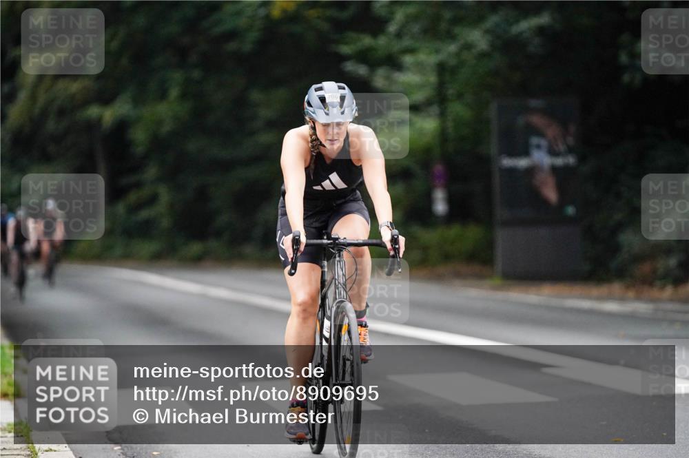 14.09.2025 - Stadtparktriathlon Michael Burmester http://msf.ph/oto/8909695 14.09.2025 10:15:34 Radfahren 519, 556, 591, 706 meine-sportfotos.de